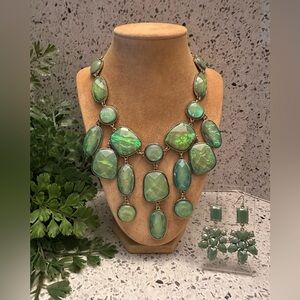 Green crinkle foil lined cabochon Bib necklace and earrings.